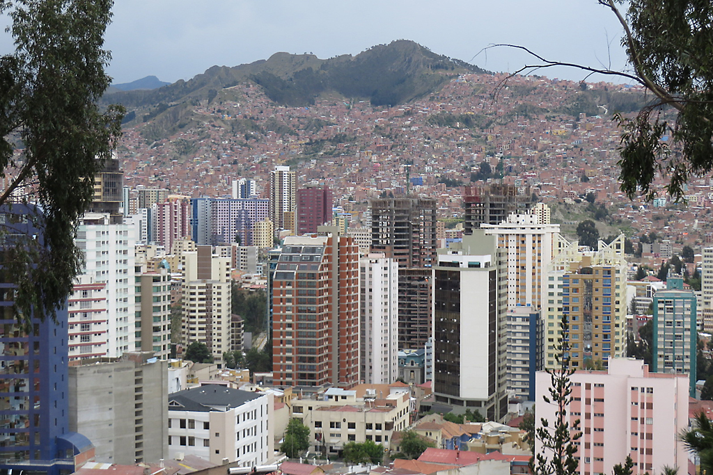 Blick auf die Metropole in den Anden
