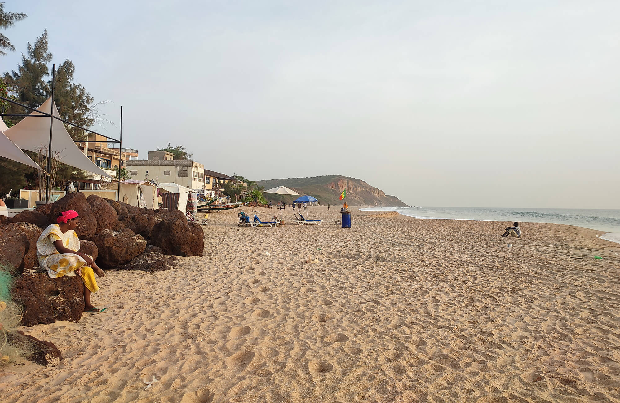 Strand in Senegal im Dorf Popenguine