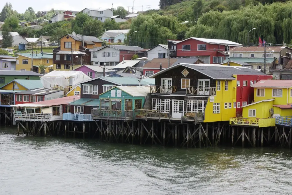 Sehenswürdigkeit auf Chiles Insel Chiloé: Stelzenhäuser