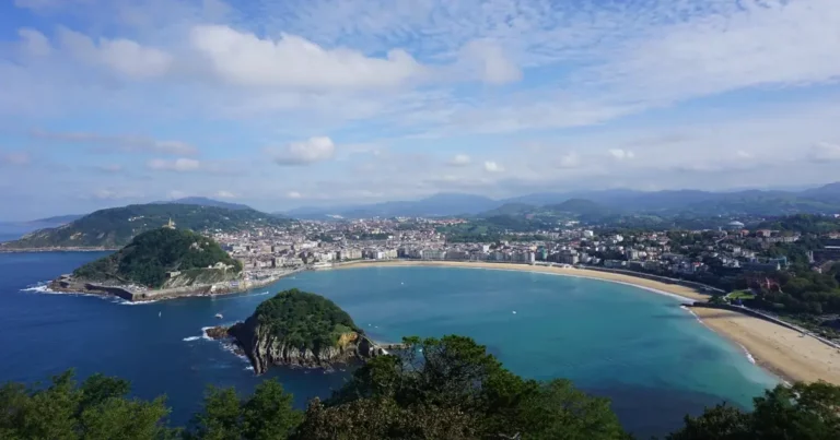 Blick auf die Playa de Concha - Sehenswürdigkeit in San Sebastian